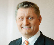 Gesundheitsminister Hermann Gröhe (CDU) empfiehlt Krankenkassenwechsel