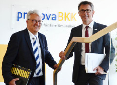 Fusion – Vaillant BKK-Vorstand Manfred Greupner (li.) und pronova BKK-Vorstandschef Lutz Kaiser (re.)